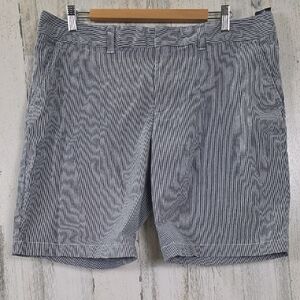 Tommy Hilfiger Navy and White Striped Women’s Seersucker Bermuda Shorts Size 16